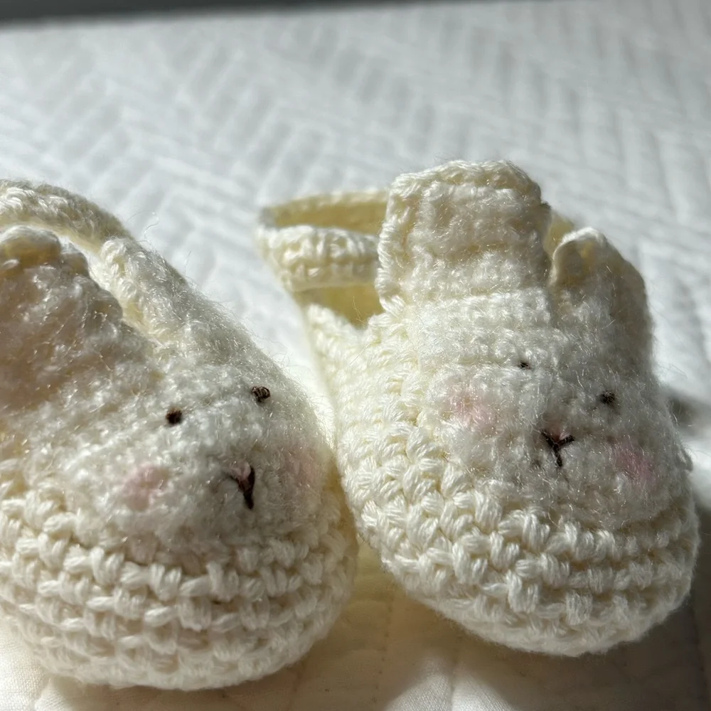 Bunny‎ by the bay, newborn hat and booties, set, crocheted, ivory, color, new